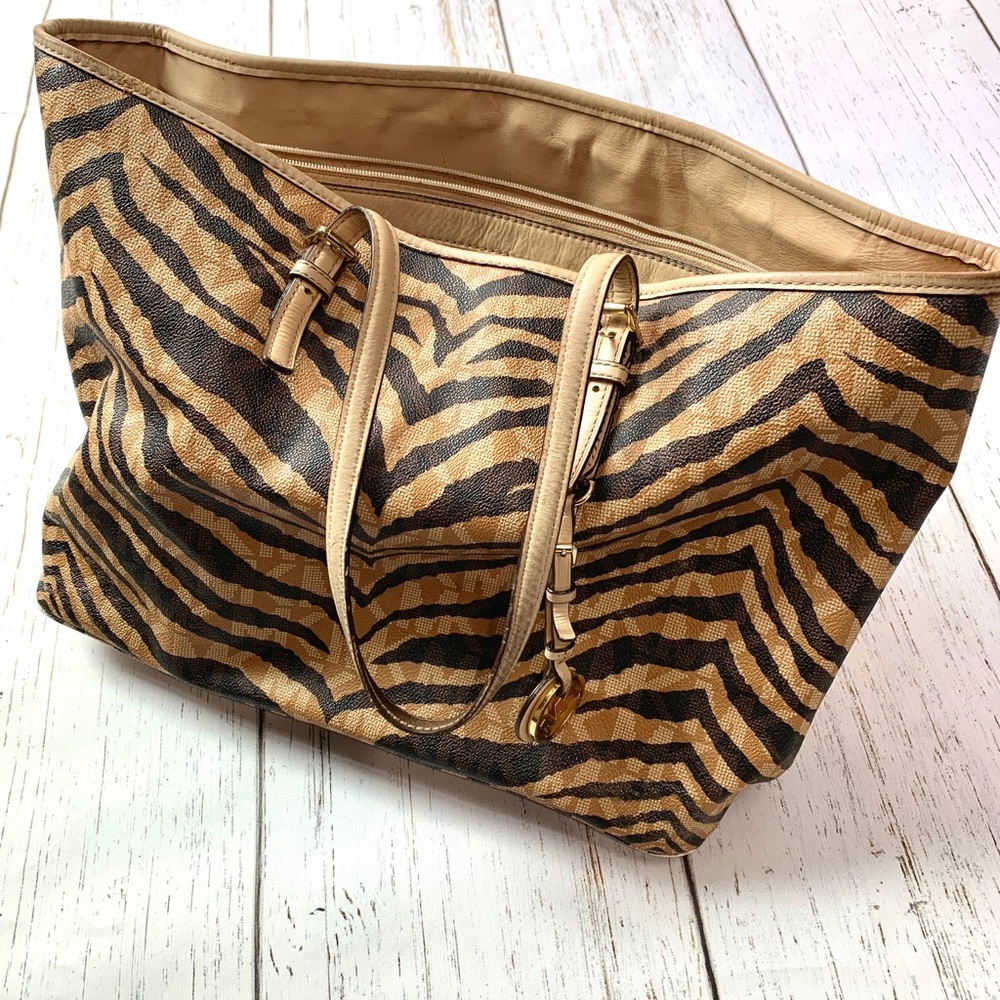 Michael Kors Tiger Jet Set